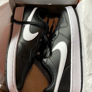 Selling brand new Nike court borough low 2 never worn still wrapped in box